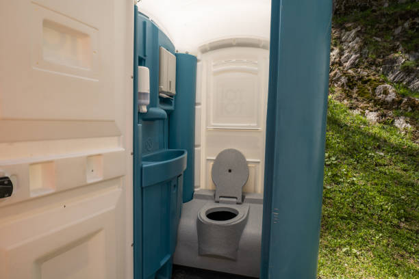 Best High-end porta potty rental  in Calverton Park, MO