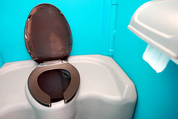 Best Porta potty delivery and setup  in Calverton Park, MO